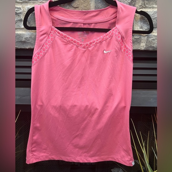 Nike Tank Bundle - Picture 2 of 7